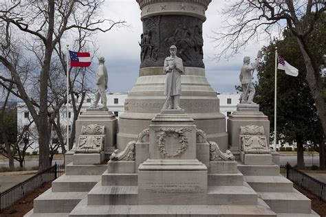 Alabama Governor Signs Bill Protecting Confederate Memorials