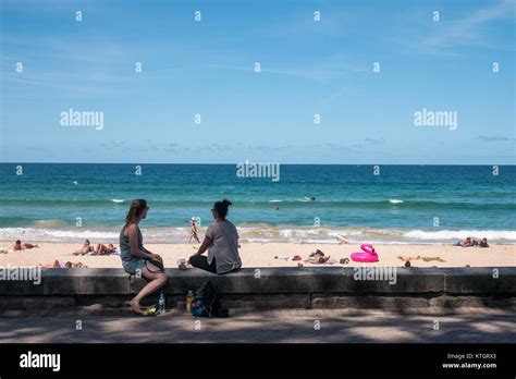 Snow bikini Fotos und Bildmaterial in hoher Auflösung Alamy