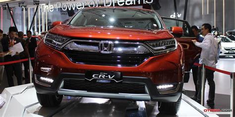 Luncur Di IIMS Ini Beda Honda CR V 2 0 Turbo Dan Turbo Prestige