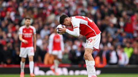 Premier League FC Arsenal Verliert Gegen Aston Villa Und Verpasst