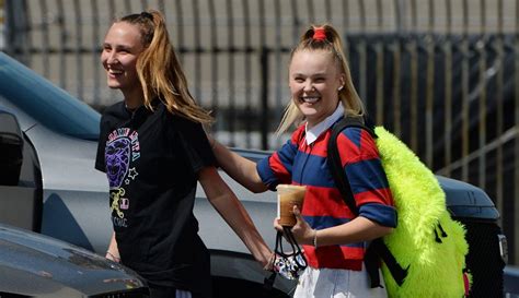 JoJo Siwa Breaks Silence Controversial Lesbian Comment