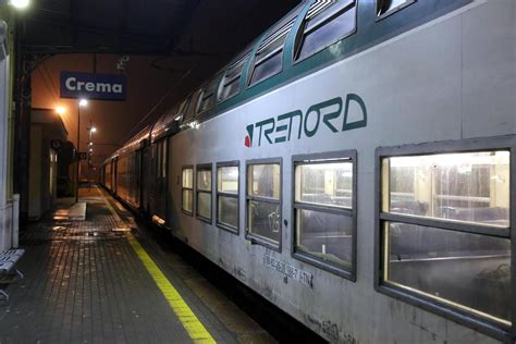 Cremona Capotreno Aggredito In Stazione Calci E Pugni In Faccia