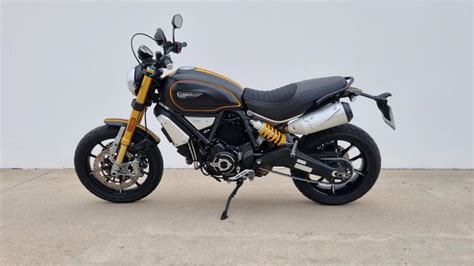 Alquiler De Moto Ducati SCRAMBLER DESERT Trail Barato Momoven