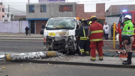 Chofer De Combi Queda Grave Al Chocar Contra Poste En Trujillo Rpp