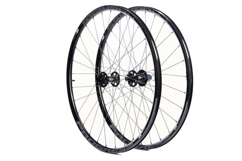 Progress | PG-243 LTD ROAD Carbon Cockpit