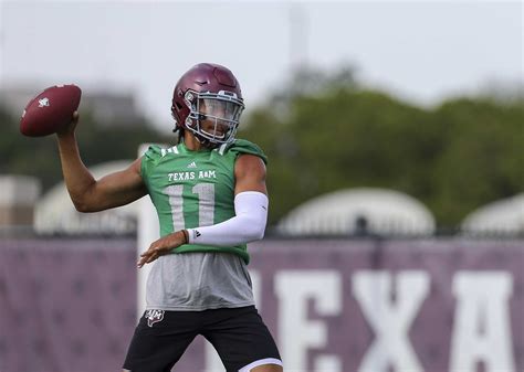 Texas A&M QB Kellen Mond wins his team over with grit, resolve ...