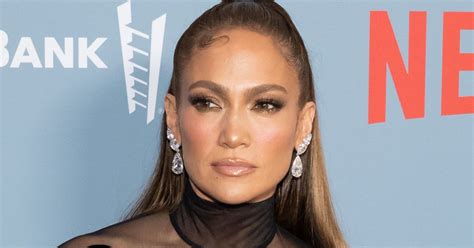 Jennifer Lopez Cette Incroyable Robe Fendue Qui Laisse Entrevoir Sa