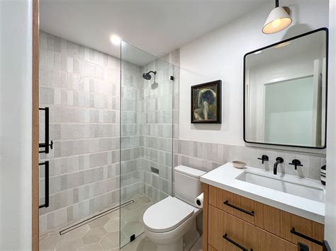 Maximize Space 10 Small Bathroom Remodel Tips