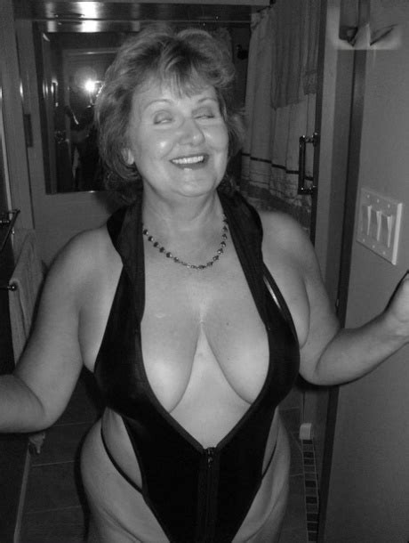 Handcuffed Mature Porn Pics MILF Sex Photos IdealMilf