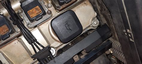 Масляная крышка, нижний патрубок — BMW 5 series (E34), 2,5 л, 1990 года ...