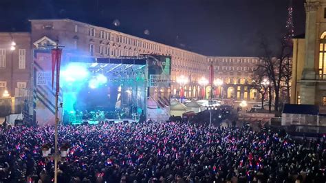 Capodanno A Torino In Piazza Due Concerto Per Chiudere Il E