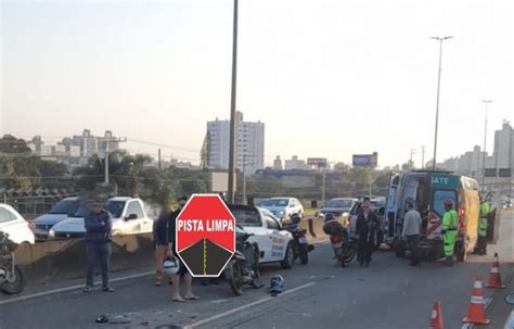 Acidente Entre Três Carros E Duas Motos Deixa Fila De Mais De 10 Km Na