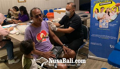 Nusabali Lansia Di Kutsel Dapat Vaksin Influenza