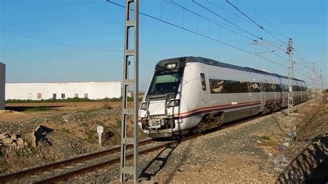 Tren Media Distancia Sevilla Huelva Llegando A La Palma Del Condado