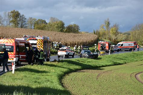 Frontalcrash Auf B Bei Angelbachtal Vier Verletzte Bei Schwerem