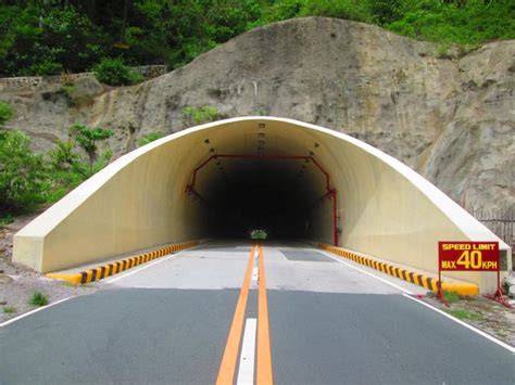 Kaybiang Tunnel - Santa Mercedes