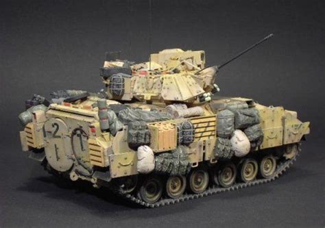 M2A2 Bradley, Tamiya 1:35 von Kai Maier Bradley Fighting Vehicle ...