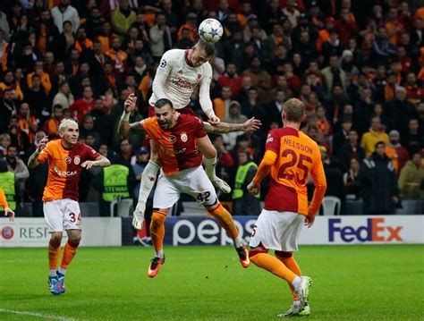 Galatasaray Fight From Two Goals Down To Draw With Man United