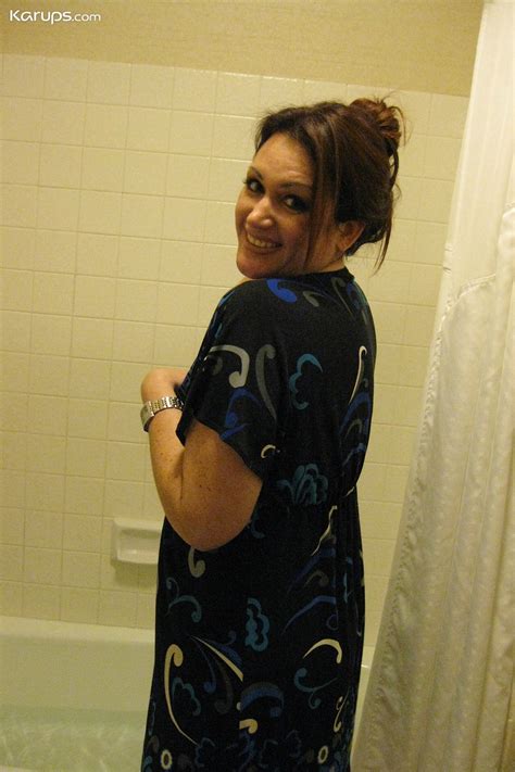 Caucasian MILF Ryan Anne Flaunts Her Large Breasts In The Shower CoedCherry