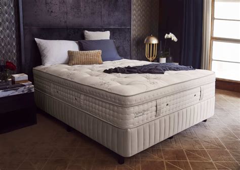 King Bed & Mattress Size: When to Buy a King Bed? | Sealy Australia