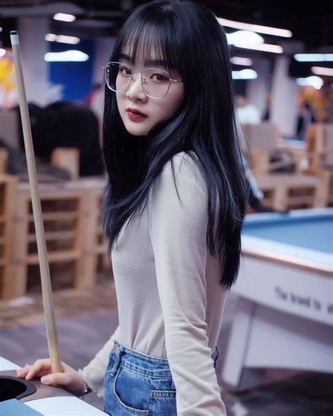 Hot girl trường Luật được phong thánh nữ bida nổi đêm hút triệu người theo dõi Tinmoi