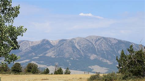 Discover The Rich History And Natural Beauty Of Elk Mountain Wyoming