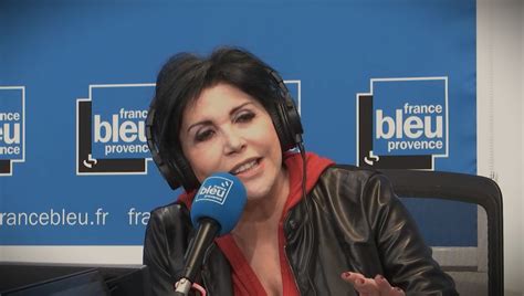 La folle repart en thèse Liane Foly à La Penne sur Huveaune le 27