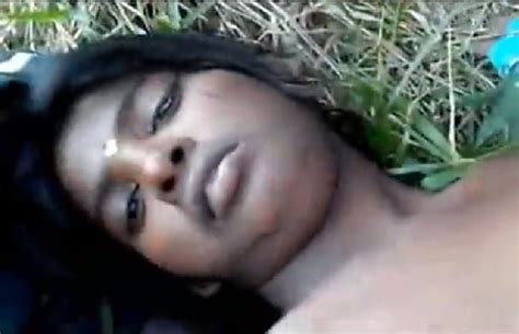 Andhra Sexy Village Virgin Nandhini Xxx Telugu Xvideos Porn