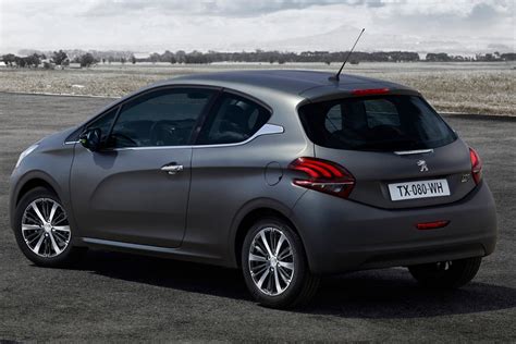 Peugeot 208 facelift gets world's first textured paint