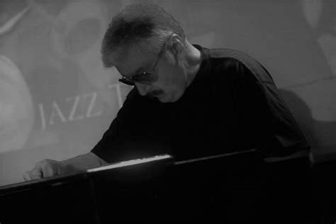 Nie żyje Wojciech Karolak legenda polskiego jazzu Muzyk miał 82 lata