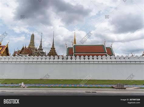 Wat Phra Kaew (wat Image & Photo (Free Trial) | Bigstock