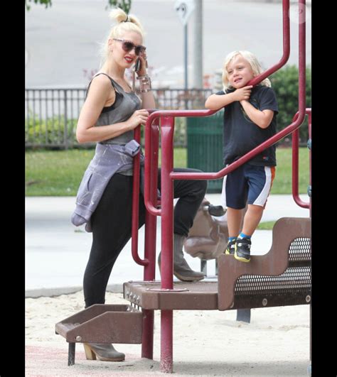 Photo Gwen Stefani Et Son Fils Zuma S Amusent Tranquillement Au Parc