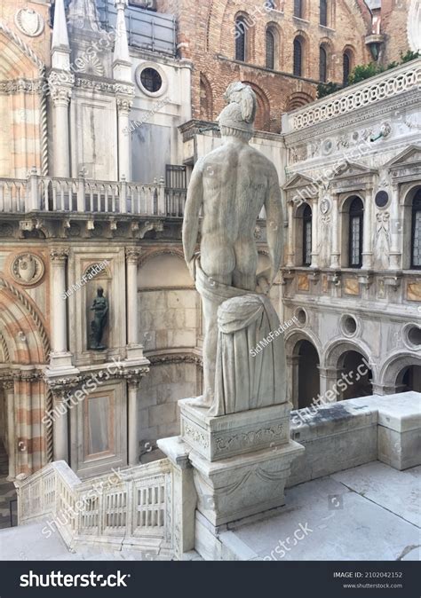 Naked Statue Historical Palace Stock Photo 2102042152 Shutterstock