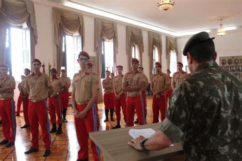 Col Gio Militar De Fortaleza Imagens Presta O De Servi O Militar