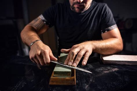 Premium Photo | Sharpening chef knife