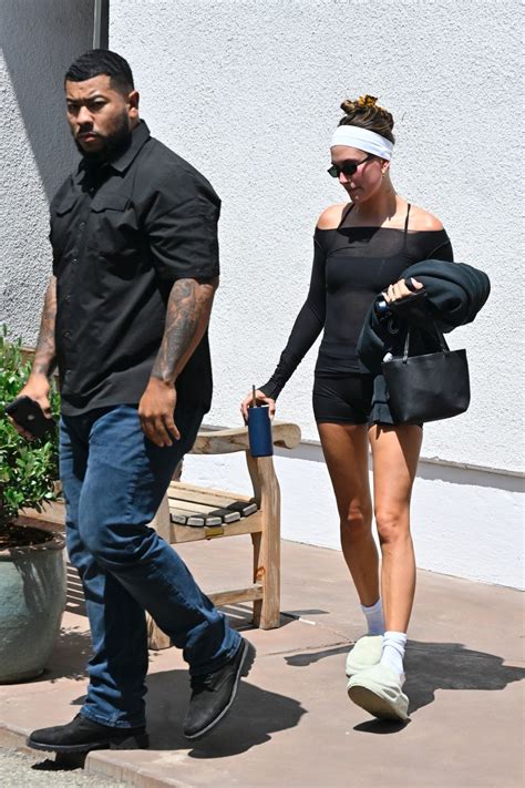 Hailey Bieber Sexy Ass And Legs Barnorama
