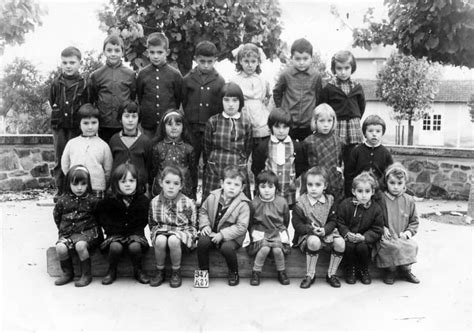 Photo de classe SE CP de 1968 école Primaire Copains d avant