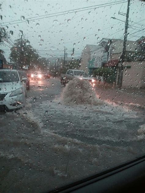 Fuertes Lluvias Causan Inundaciones En Diferentes Partes Del País