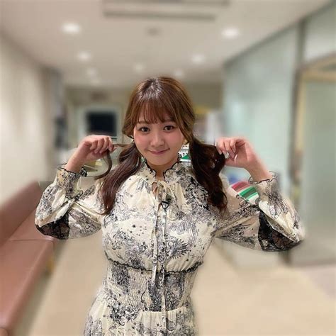 冨田有紀さんのインスタグラム写真 冨田有紀instagram「 スタジオに入る直前の一枚です。 お休みは地元の銭湯へ♨️」2月4日