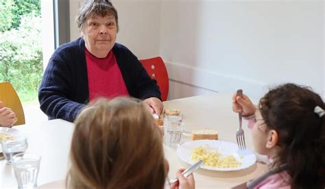 REPORTAGE Dans cette commune dIlle et Vilaine les aînés mangent à la