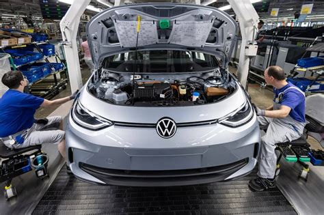 VW Will Angeblich 2000 Stellen Bei Softwaretochter Cariad Streichen