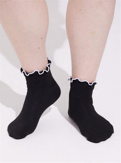 Plus Size 2 Pk Ruffle Shortie Socks Torrid