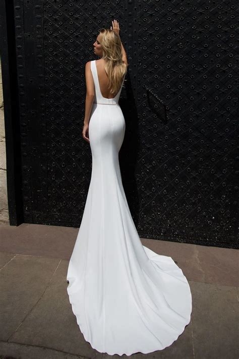 Simple Mermaid Wedding Dresses With Square Neckline Satin Wedding Gowns