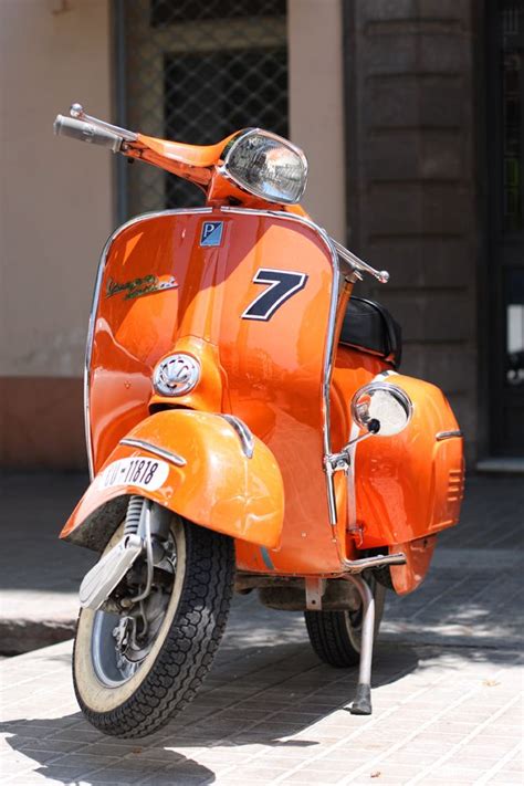 Vespa scooters, Vespa vintage, Vespa