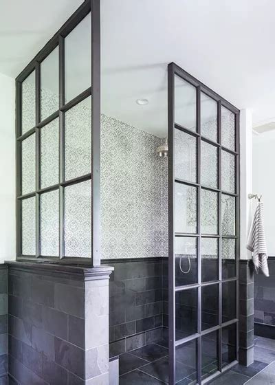 10 Reasons To Go For Black Framed Shower Doors Small Bathroom Remodel