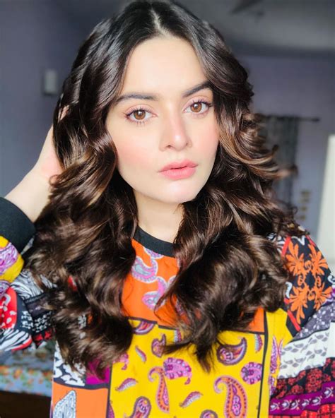 Latest Beautiful Clicks Of Gorgeous Actress Minal Khan Reviewitpk