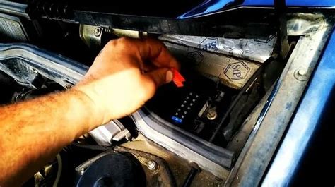 Перестала работать магнитола и прикуриватель.Как заменить ...