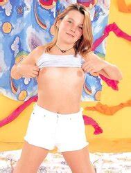 Black Haired Wendy Taking Off Her Clothes ZB Porn