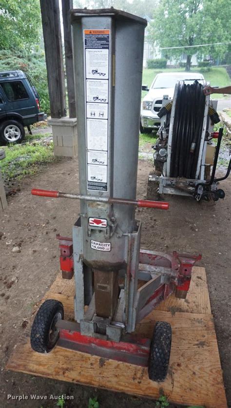 Gray Tnt 550 Pneumatic Bumper Jack In Atchison Ks Item Es9933 Sold