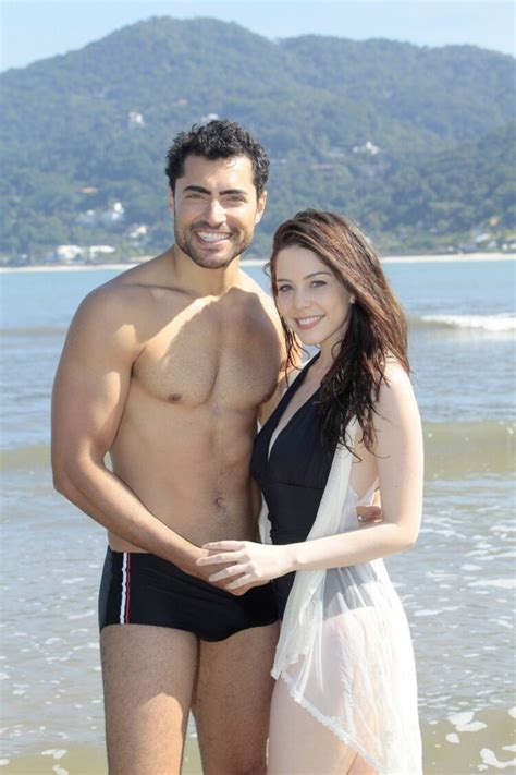 Hot Sexy Beatriz Arantes Bikini Pics